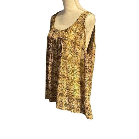 Torrid Animal Print Semi Sheer Tulip Back Sleeveless Blouse Top Brown Size 2 - Picture 3 of 7